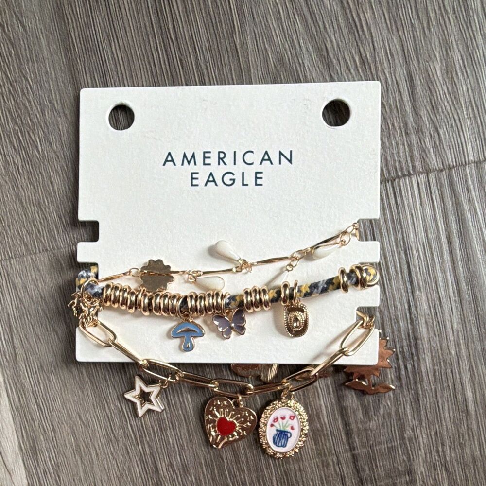 American Eagle Outfitters Gold Tone Cable Chain Dangle Charm Bracelet NIP